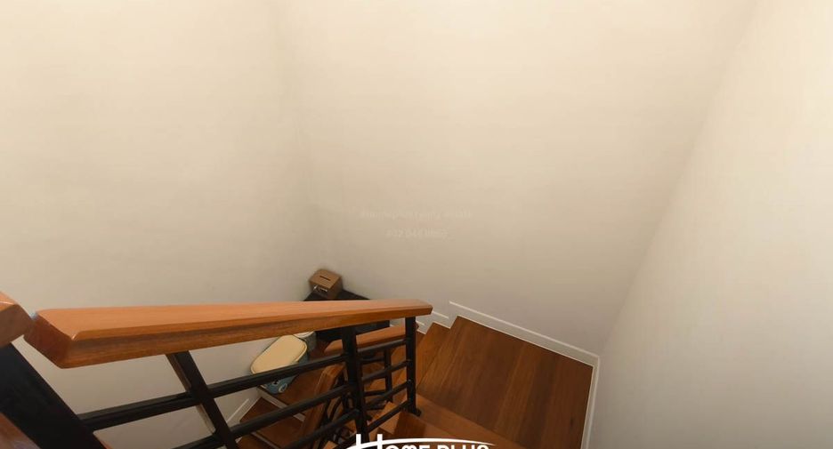 Casa adosada en venta de 4 habitaciones en Bang Kapi, Bangkok