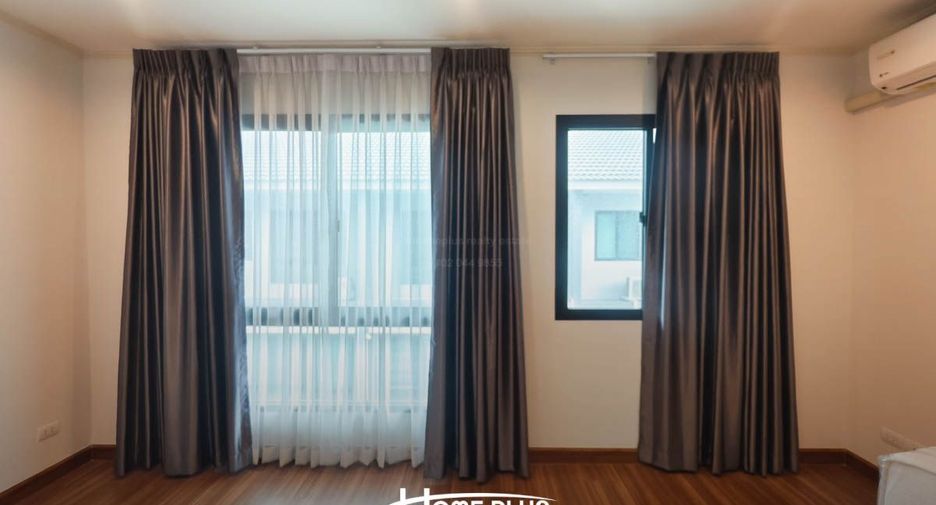 Casa adosada en venta de 4 habitaciones en Bang Kapi, Bangkok