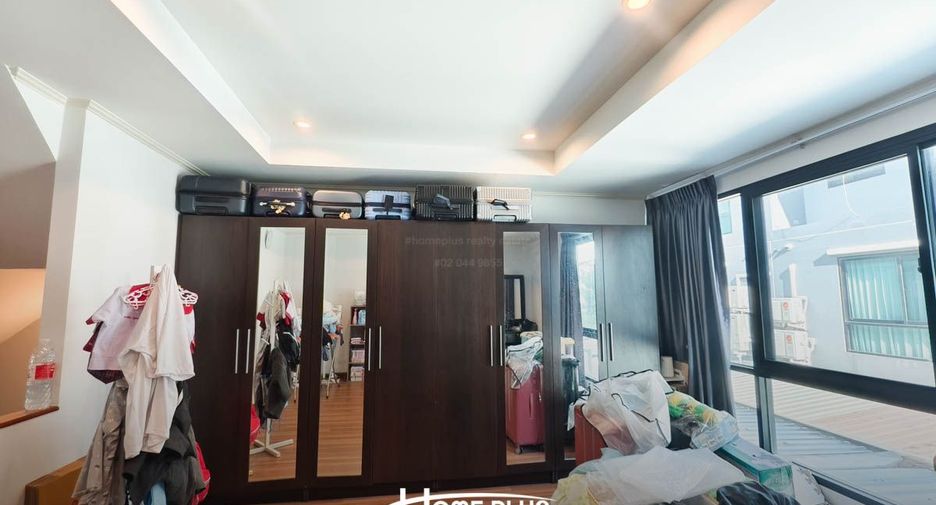 Casa adosada en venta de 4 habitaciones en Bang Kapi, Bangkok