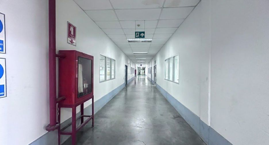 For sale 10 bedrooms retail Space in Lat Krabang, Bangkok