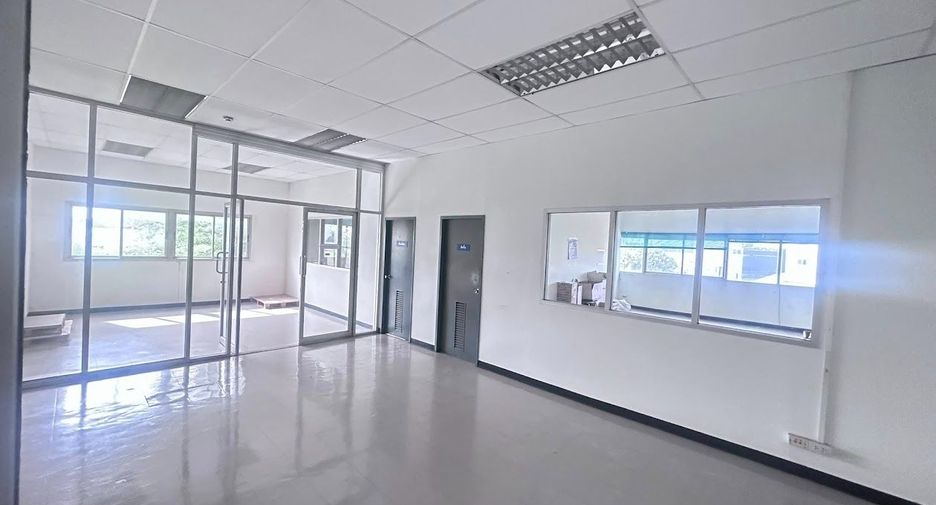 For sale 10 bedrooms retail Space in Lat Krabang, Bangkok
