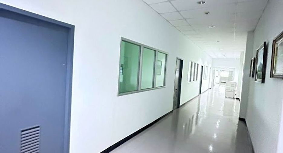 For sale 10 bedrooms retail Space in Lat Krabang, Bangkok