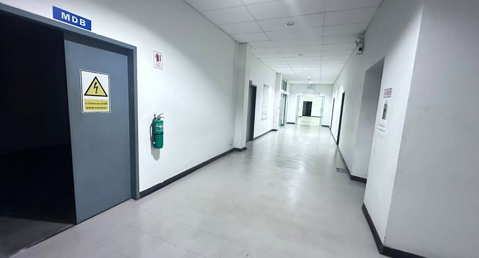 For sale 10 bedrooms retail Space in Lat Krabang, Bangkok