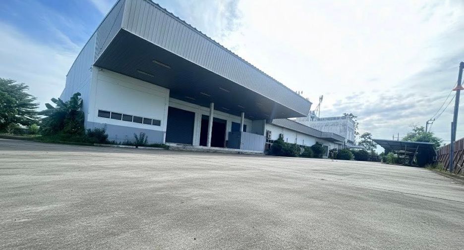 For sale 10 bedrooms retail Space in Lat Krabang, Bangkok