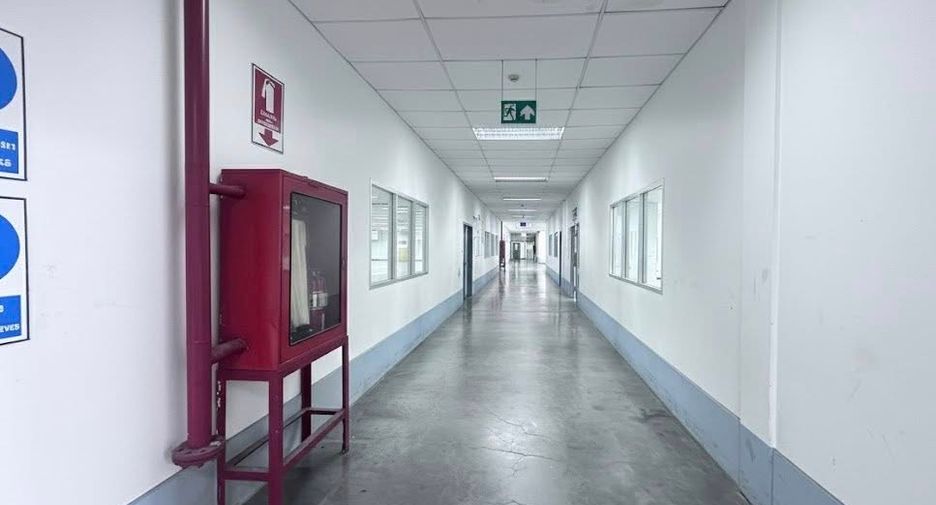 For sale 10 bedrooms retail Space in Lat Krabang, Bangkok
