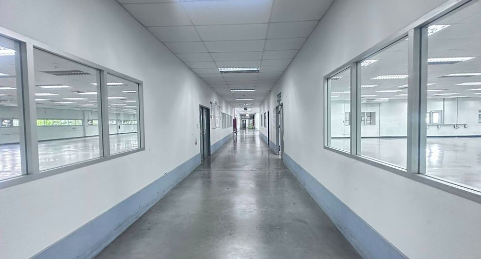 For sale 10 bedrooms retail Space in Lat Krabang, Bangkok