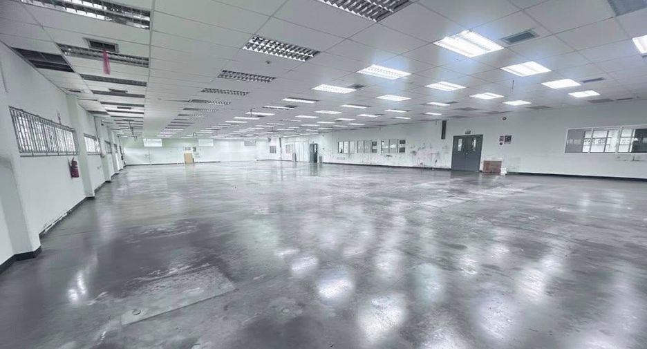 For sale 10 bedrooms retail Space in Lat Krabang, Bangkok