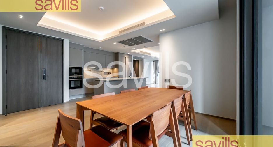 For rent 3 bedrooms condo in Pathum Wan, Bangkok