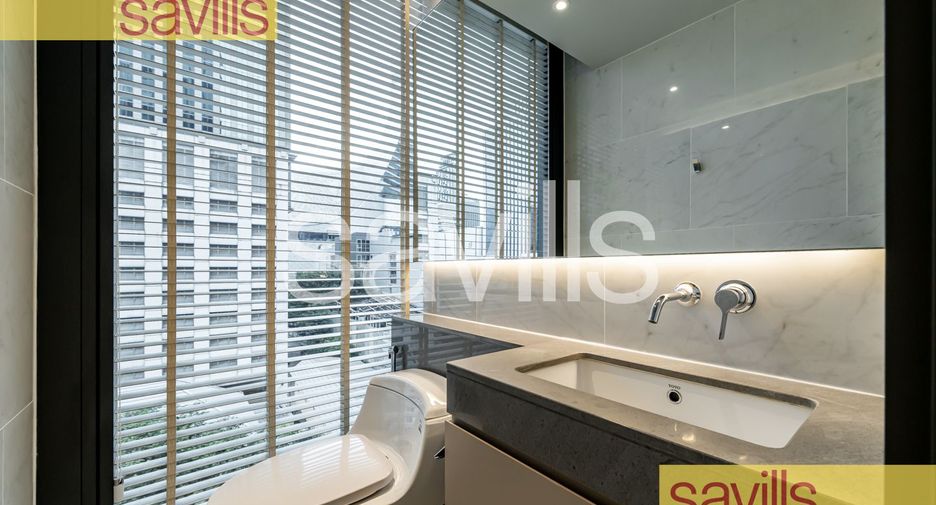 For rent 3 bedrooms condo in Pathum Wan, Bangkok
