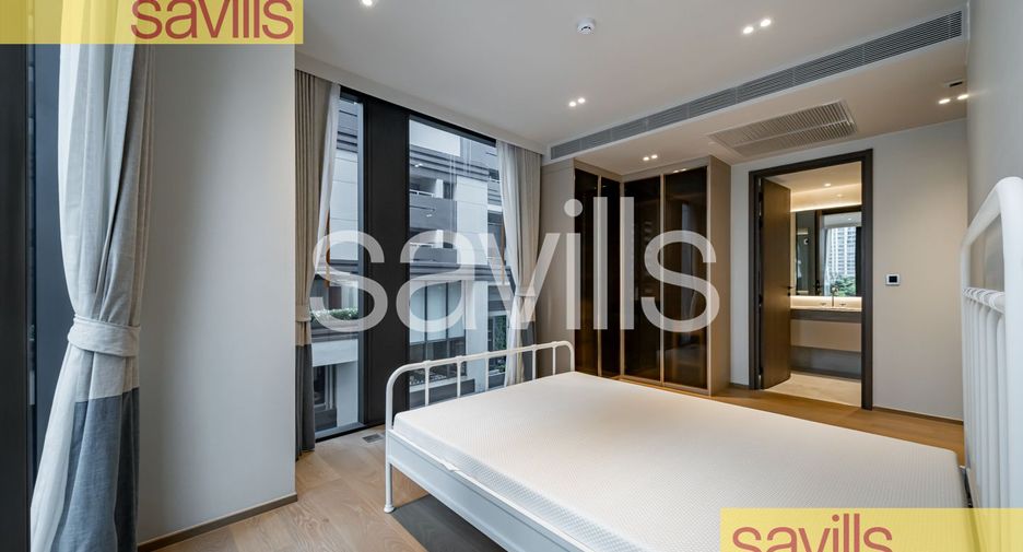 For rent 3 bedrooms condo in Pathum Wan, Bangkok