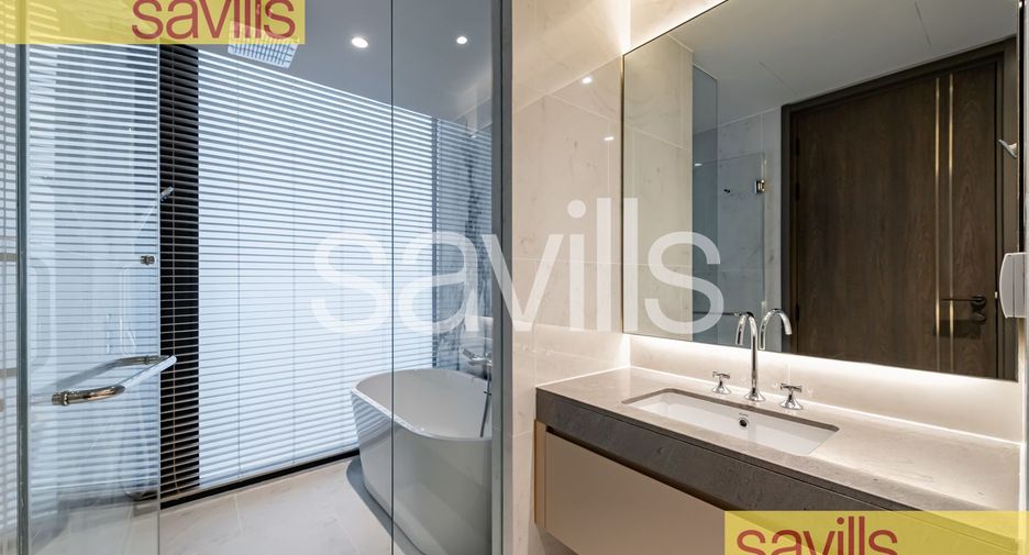 For rent 3 bedrooms condo in Pathum Wan, Bangkok