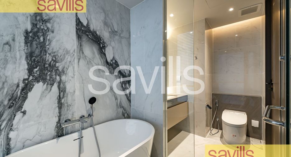 For rent 3 bedrooms condo in Pathum Wan, Bangkok