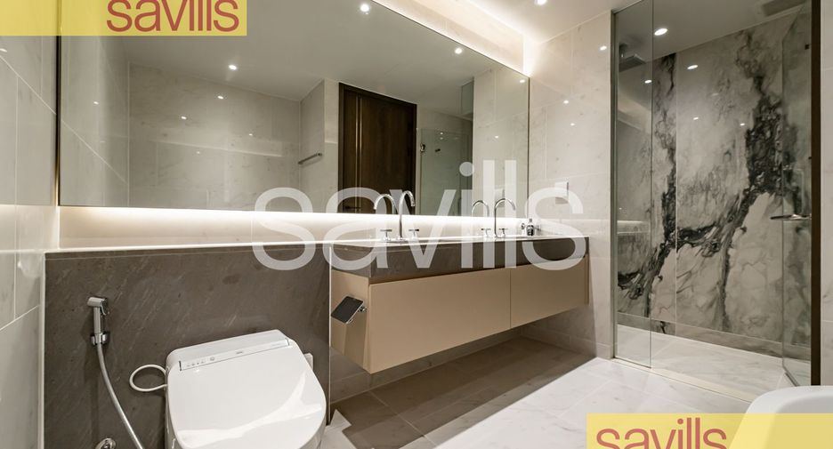 For rent 3 bedrooms condo in Pathum Wan, Bangkok
