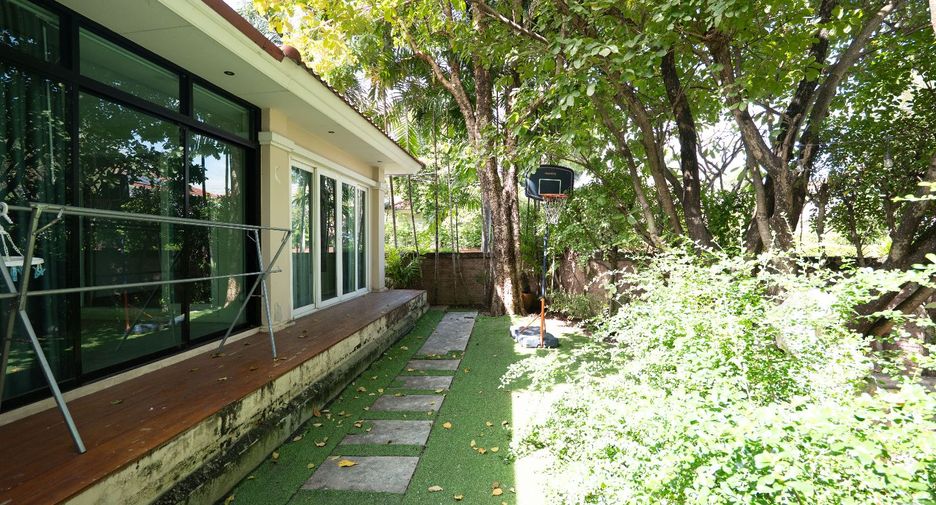 For sale 4 bedrooms house in Bang Bua Thong, Nonthaburi