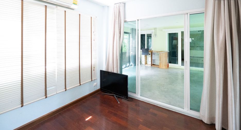 For sale 4 bedrooms house in Bang Bua Thong, Nonthaburi
