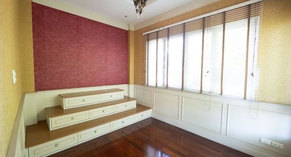 For sale 4 bedrooms house in Bang Bua Thong, Nonthaburi