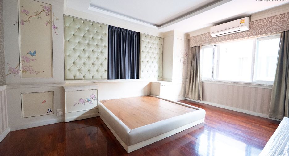 For sale 4 bedrooms house in Bang Bua Thong, Nonthaburi