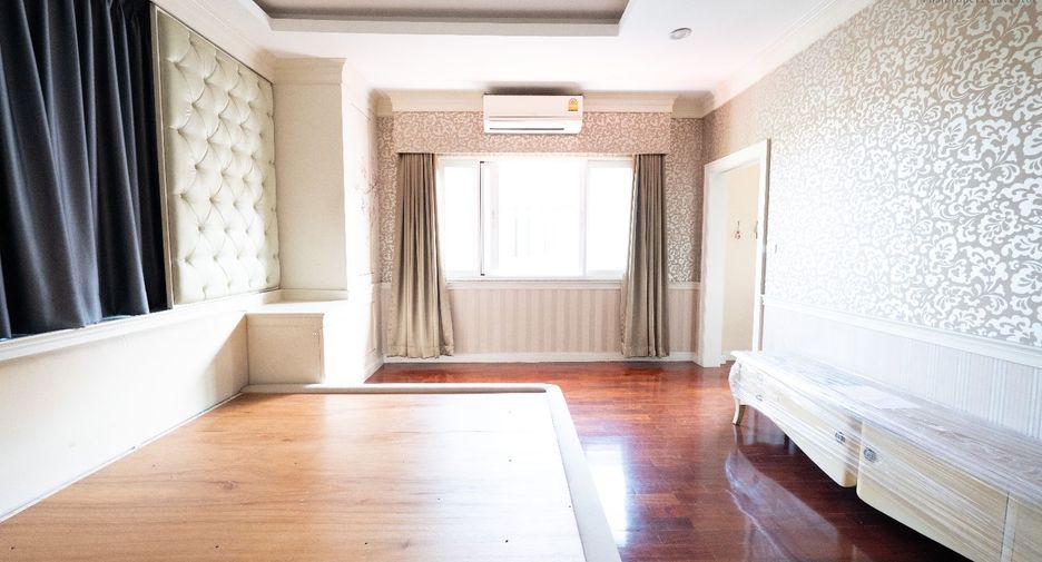 For sale 4 bedrooms house in Bang Bua Thong, Nonthaburi