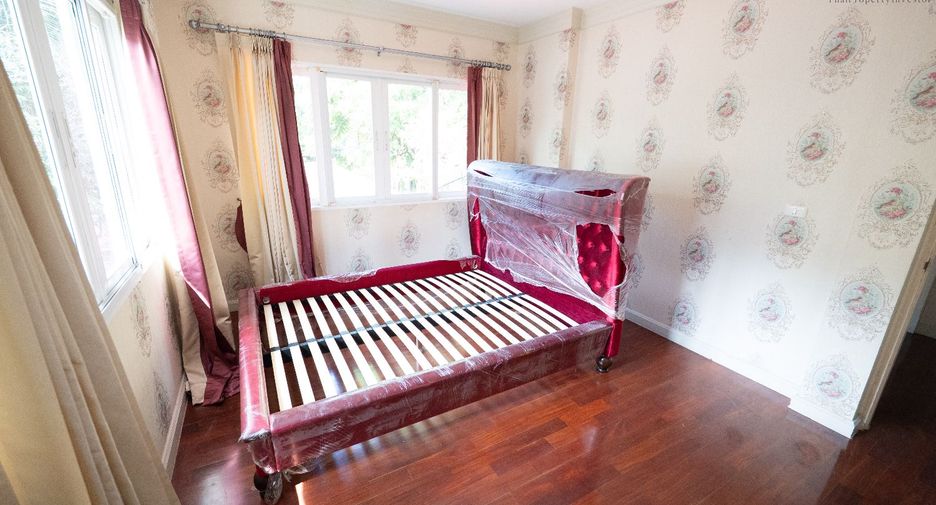 For sale 4 bedrooms house in Bang Bua Thong, Nonthaburi