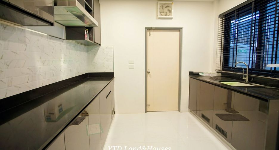 Haus zum Kauf mit 4 Zimmer in Bang Phli, Samut Prakan