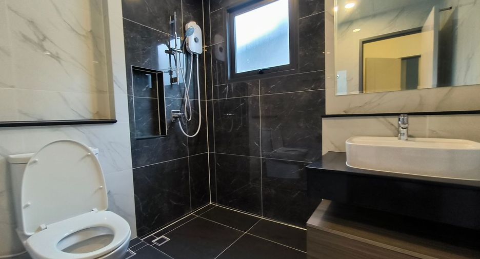Haus zum Kauf mit 4 Zimmer in Bang Phli, Samut Prakan