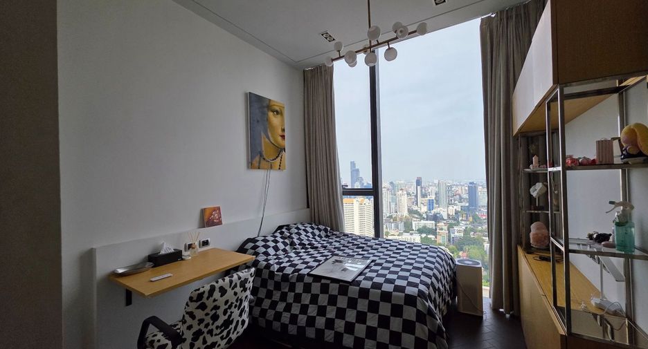 For sale 3 bedrooms condo in Khlong Toei, Bangkok