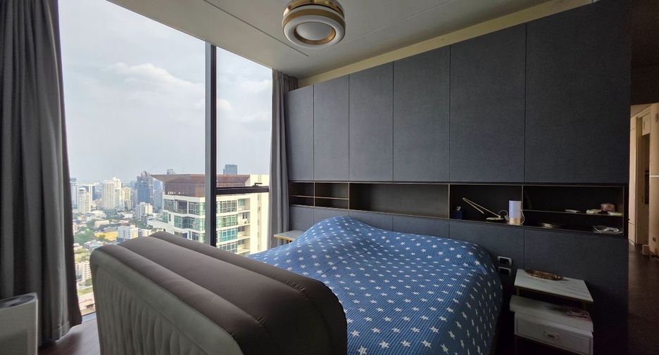 For sale 3 bedrooms condo in Khlong Toei, Bangkok