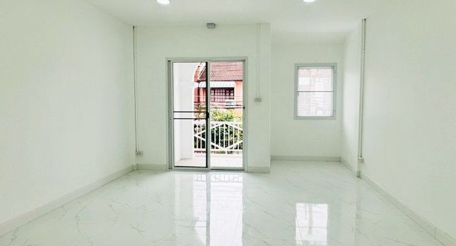For sale 2 bedrooms townhouse in Don Mueang, Bangkok