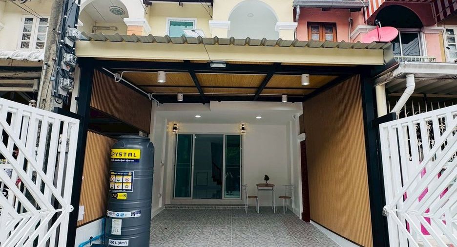 For sale 2 bedrooms townhouse in Don Mueang, Bangkok