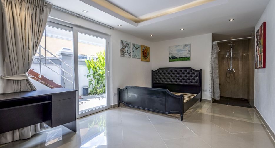 For rent 3 bedrooms villa in Bang Lamung, Chonburi