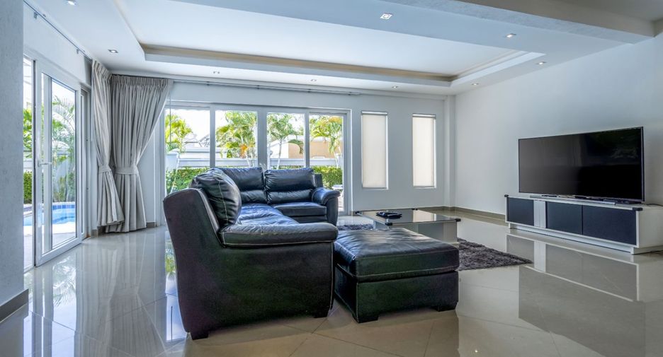 For rent 3 bedrooms villa in Bang Lamung, Chonburi