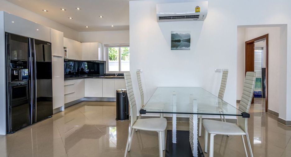 For rent 3 bedrooms villa in Bang Lamung, Chonburi