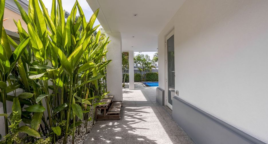 For rent 3 bedrooms villa in Bang Lamung, Chonburi