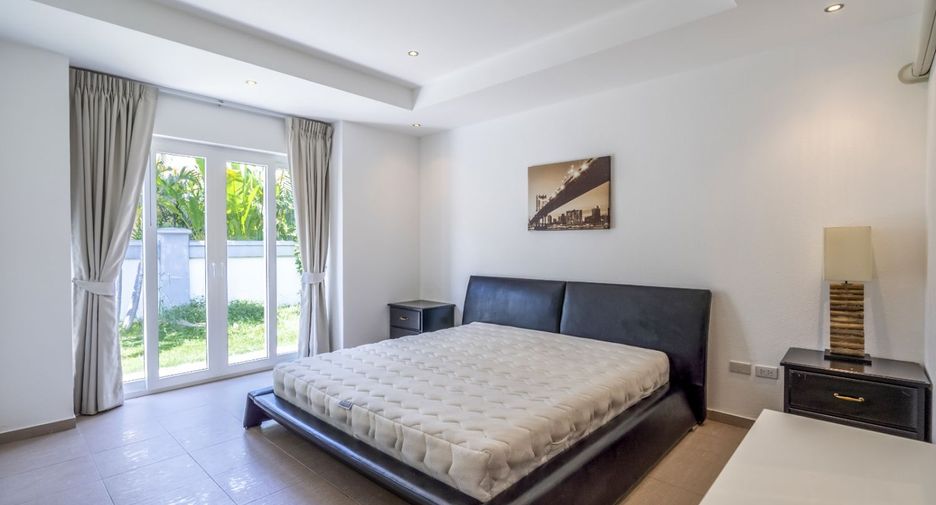 For rent 3 bedrooms villa in Bang Lamung, Chonburi