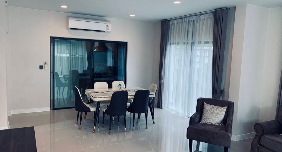 Haus zur Miete mit 4 Zimmer in Bang Kapi, Bangkok