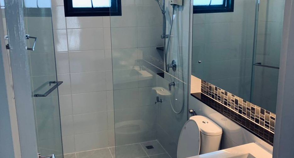 Haus zur Miete mit 4 Zimmer in Bang Kapi, Bangkok