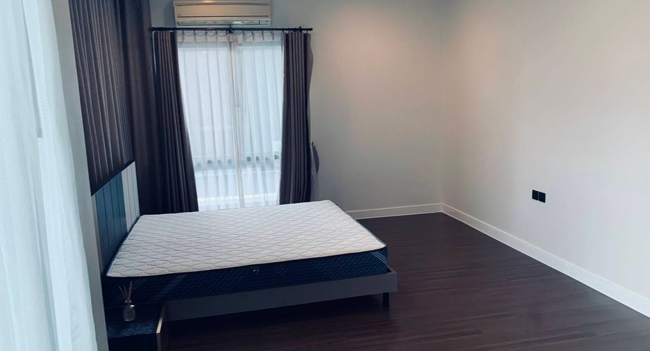 Haus zur Miete mit 4 Zimmer in Bang Kapi, Bangkok
