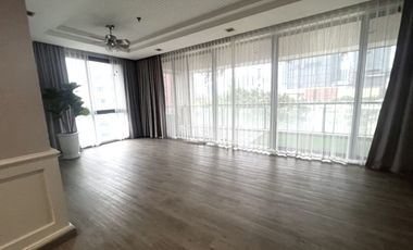 Condo en alquiler de 3 habitaciones en Pathum Wan, Bangkok