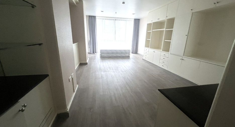 À louer 3 chambres condo à Pathum Wan, Bangkok