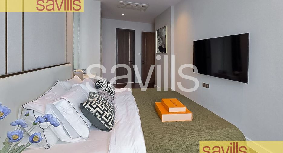 For sale 3 ベッドルーム condo in Sathon, Bangkok