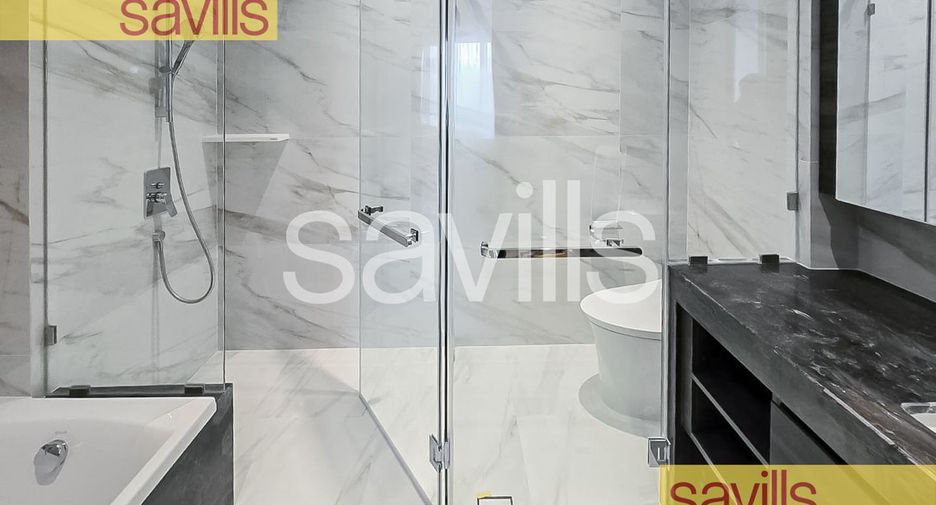 For sale 3 ベッドルーム condo in Sathon, Bangkok