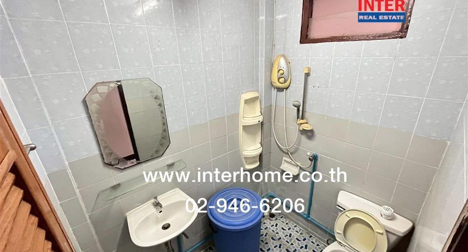 Casa adosada en venta de 2 habitaciones en Phra Khanong, Bangkok