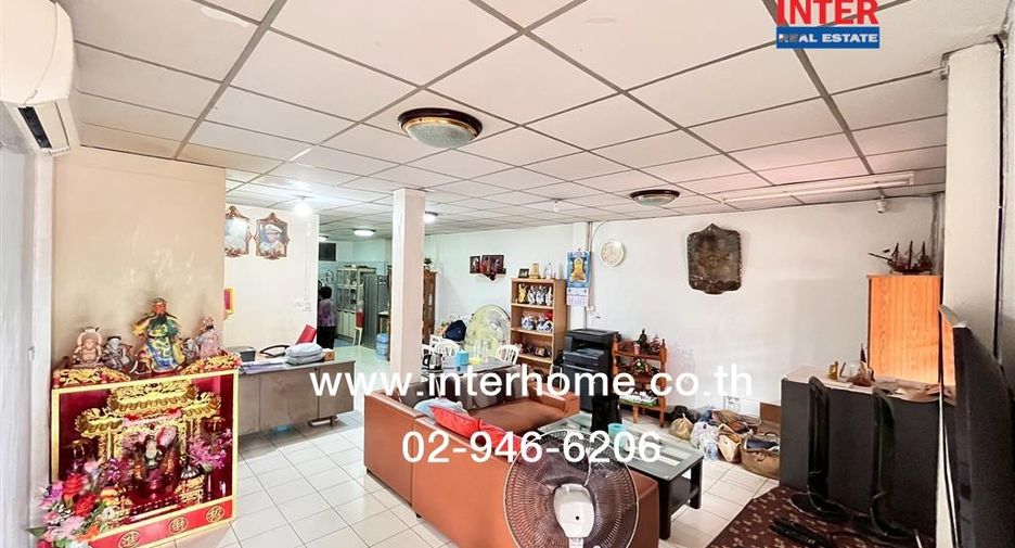 Casa adosada en venta de 2 habitaciones en Phra Khanong, Bangkok