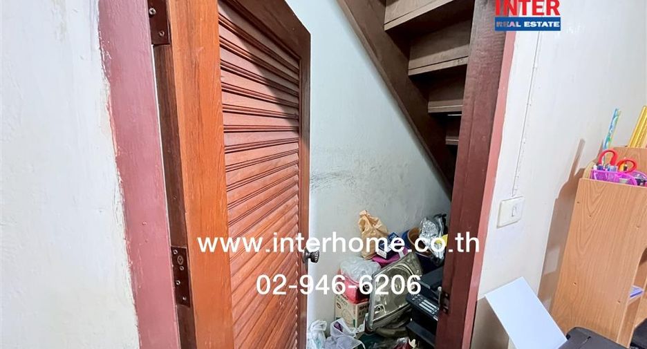Casa adosada en venta de 2 habitaciones en Phra Khanong, Bangkok