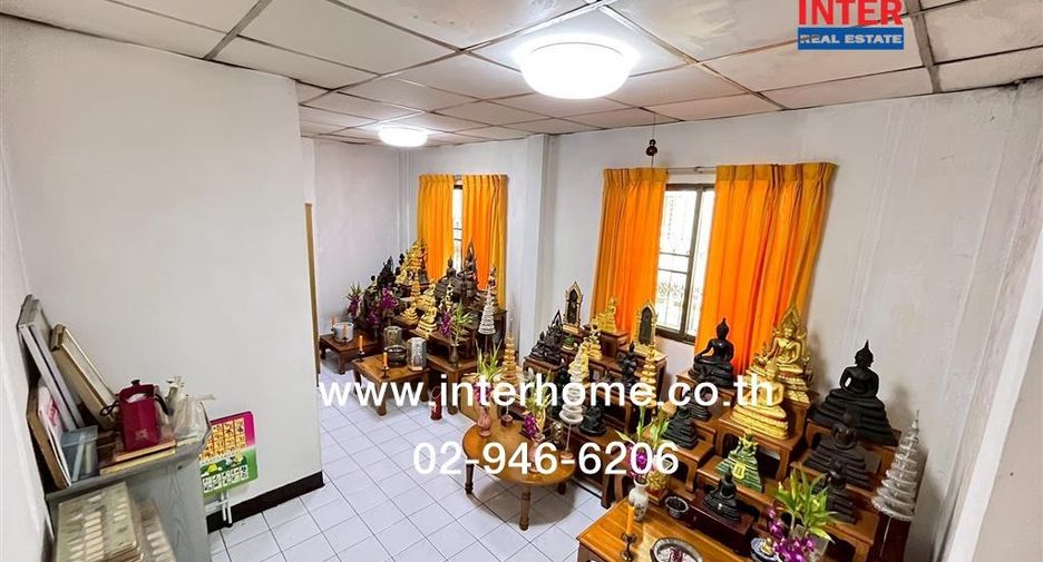 Casa adosada en venta de 2 habitaciones en Phra Khanong, Bangkok
