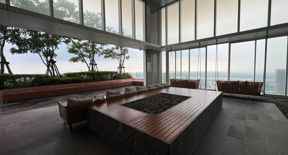 For sale 1 bed condo in Khlong Toei, Bangkok