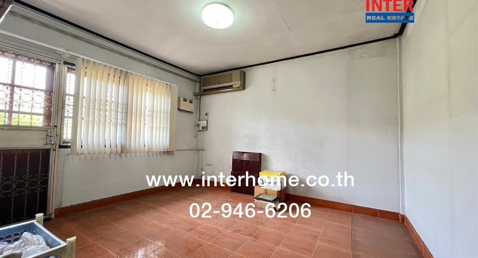 For sale 3 ベッドルーム townhouse in Chom Thong, Bangkok