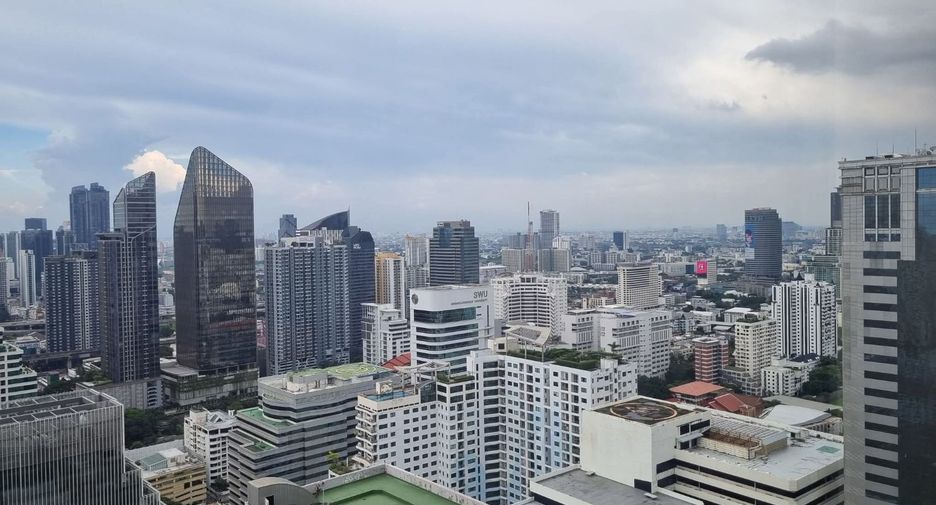 For rent and for sale 1 bed condo in Watthana, Bangkok