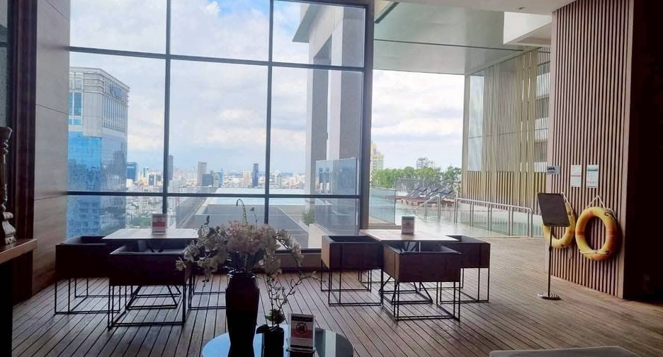 For rent and for sale 1 bed condo in Watthana, Bangkok