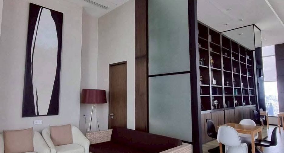 For rent and for sale 1 bed condo in Watthana, Bangkok